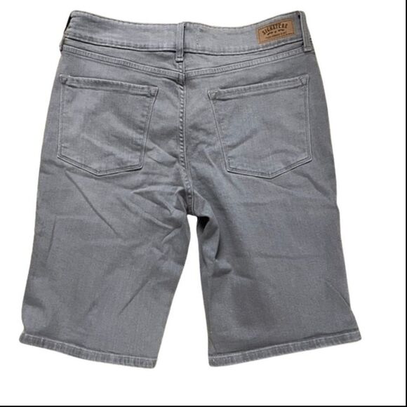 Signature by Levi’s ~ Grey denim Bermuda Shorts ~ size 14 - Picture 2 of 11